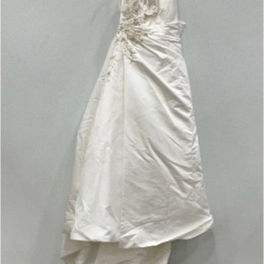 Elegant White wedding Gown
